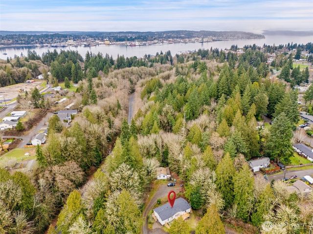 1300 Flower Avenue, Port Orchard, WA 98366