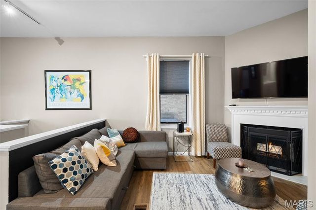 4309 Maryland Avenue 4B, St Louis, MO 63108