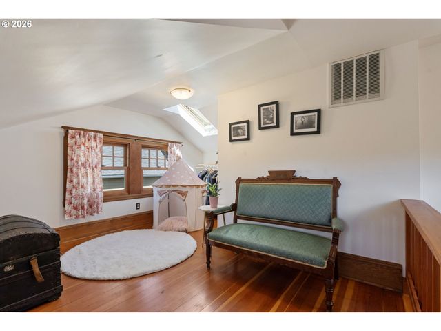 5735 N DETROIT Ave, Portland, OR 97217