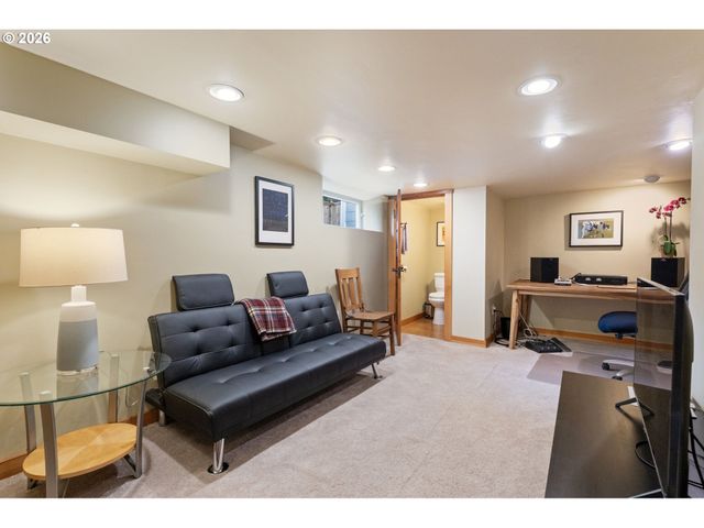 5735 N DETROIT Ave, Portland, OR 97217