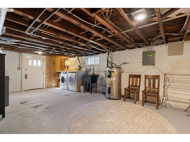 5735 N DETROIT Ave, Portland, OR 97217