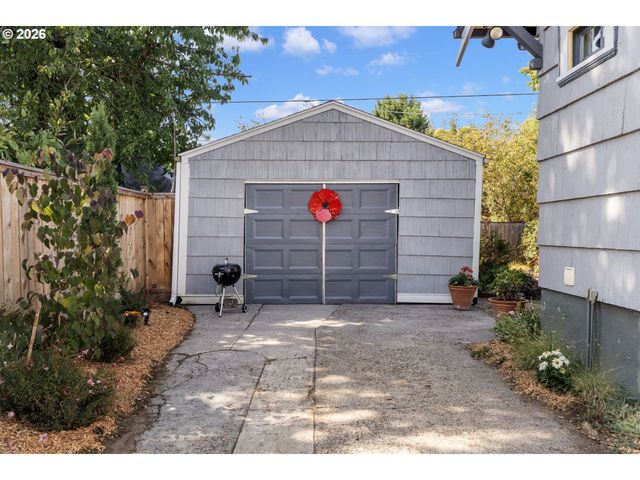 5735 N DETROIT Ave, Portland, OR 97217