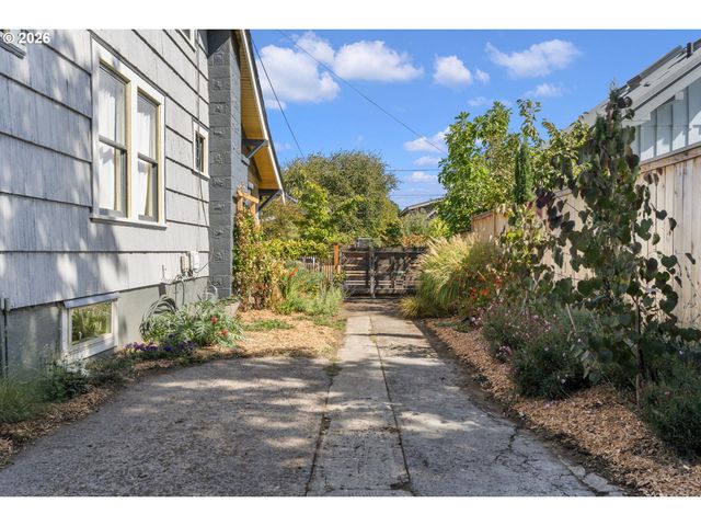 5735 N DETROIT Ave, Portland, OR 97217