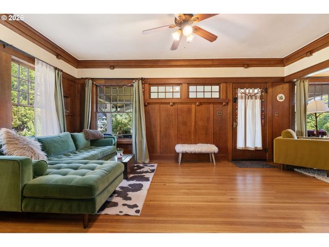 5735 N DETROIT Ave, Portland, OR 97217