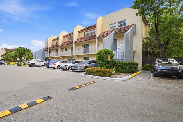 3760 NW 115TH Avenue 7-4, Coral Springs, FL 33065