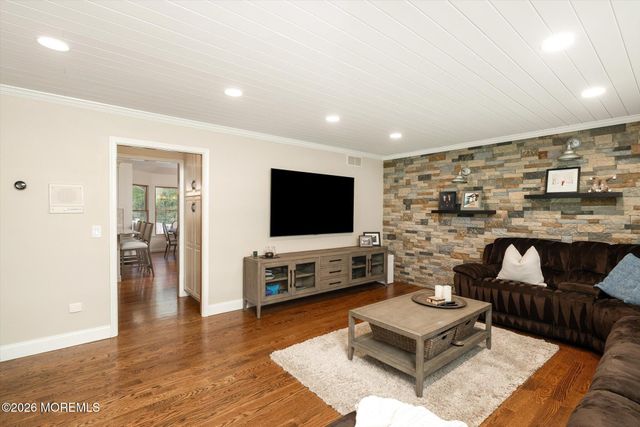 83 Oak Glen Road, Howell, NJ 07731