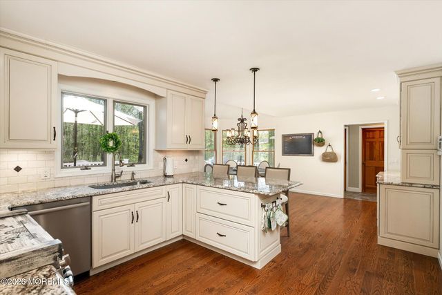 83 Oak Glen Road, Howell, NJ 07731