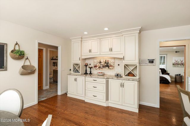 83 Oak Glen Road, Howell, NJ 07731