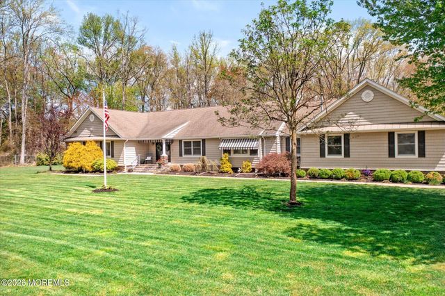 83 Oak Glen Road, Howell, NJ 07731
