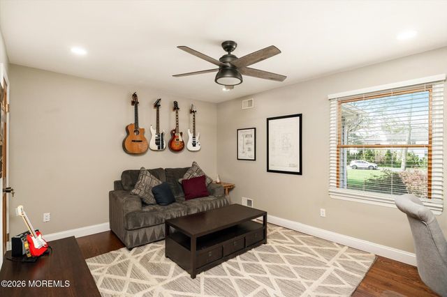 83 Oak Glen Road, Howell, NJ 07731