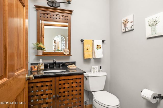 83 Oak Glen Road, Howell, NJ 07731