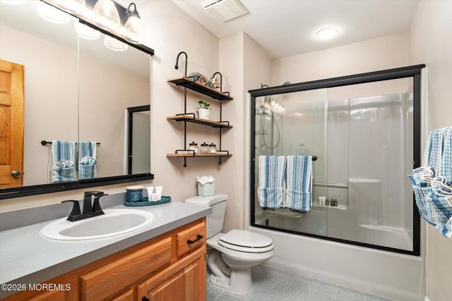 83 Oak Glen Road, Howell, NJ 07731