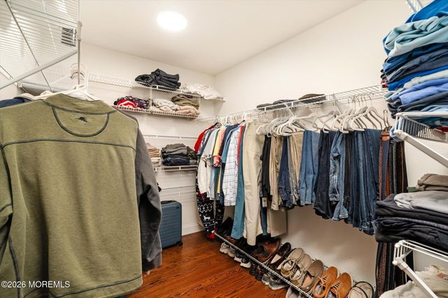 83 Oak Glen Road, Howell, NJ 07731