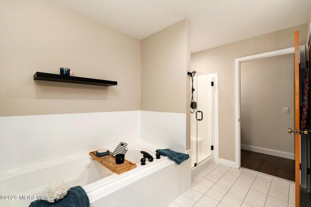 83 Oak Glen Road, Howell, NJ 07731