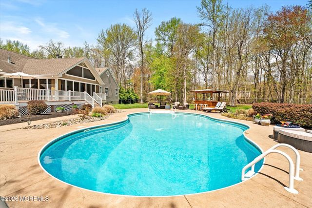 83 Oak Glen Road, Howell, NJ 07731