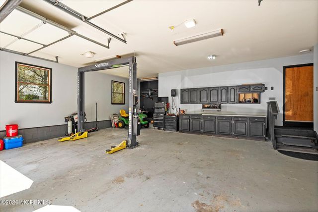 83 Oak Glen Road, Howell, NJ 07731