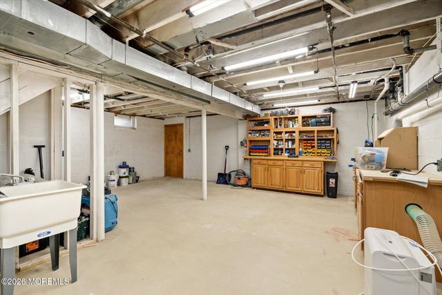 83 Oak Glen Road, Howell, NJ 07731