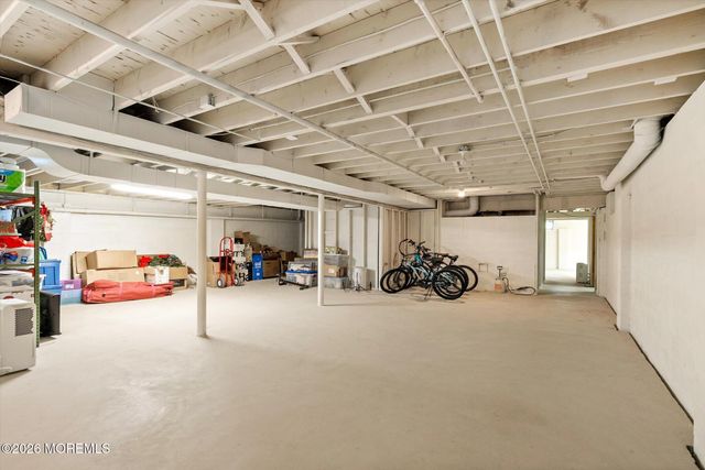 83 Oak Glen Road, Howell, NJ 07731