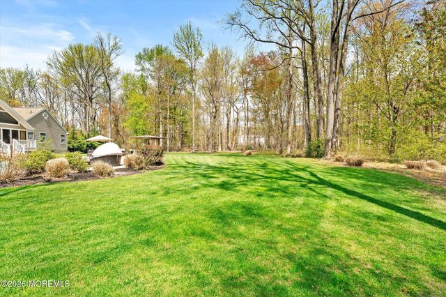 83 Oak Glen Road, Howell, NJ 07731