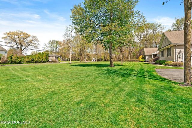 83 Oak Glen Road, Howell, NJ 07731
