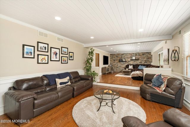 83 Oak Glen Road, Howell, NJ 07731