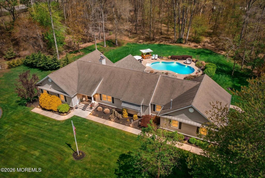 83 Oak Glen Road, Howell, NJ 07731