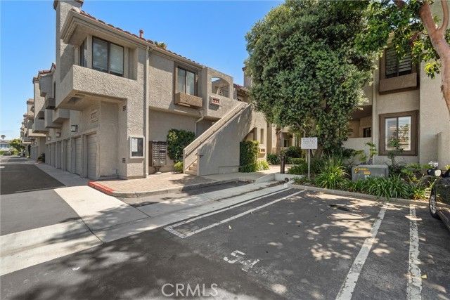 4782 Tiara Dr. 104, Huntington Beach, CA 92649