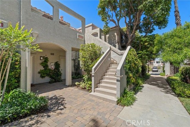 4782 Tiara Dr. 104, Huntington Beach, CA 92649