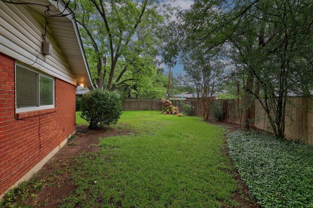 8609 Melshire DR, Austin, TX 78757