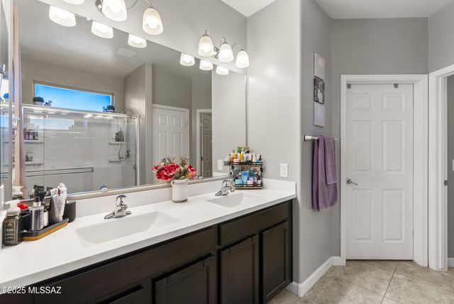 13204 W Tiger Aloe Place, Tucson, AZ 85743