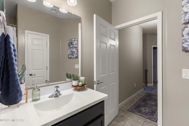 13204 W Tiger Aloe Place, Tucson, AZ 85743