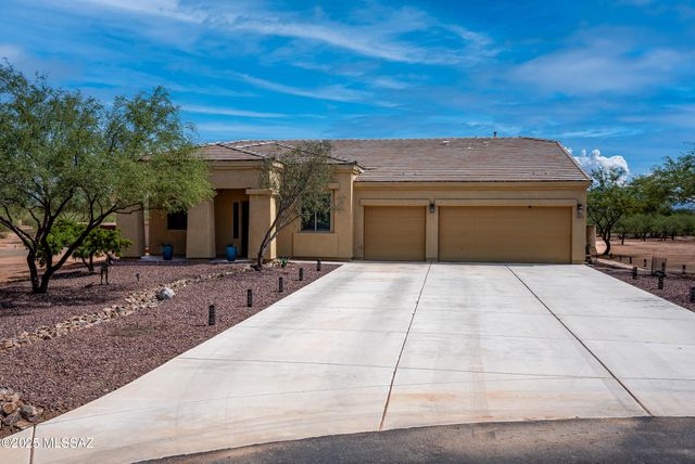 13204 W Tiger Aloe Place, Tucson, AZ 85743