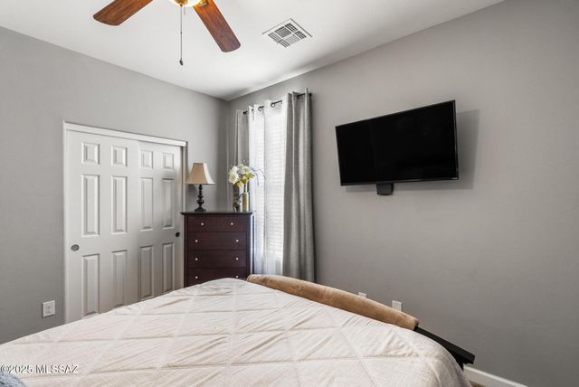 13204 W Tiger Aloe Place, Tucson, AZ 85743