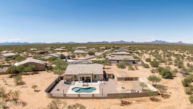 13204 W Tiger Aloe Place, Tucson, AZ 85743