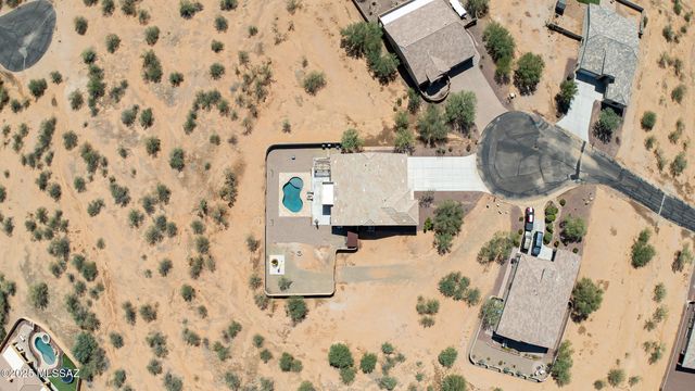 13204 W Tiger Aloe Place, Tucson, AZ 85743