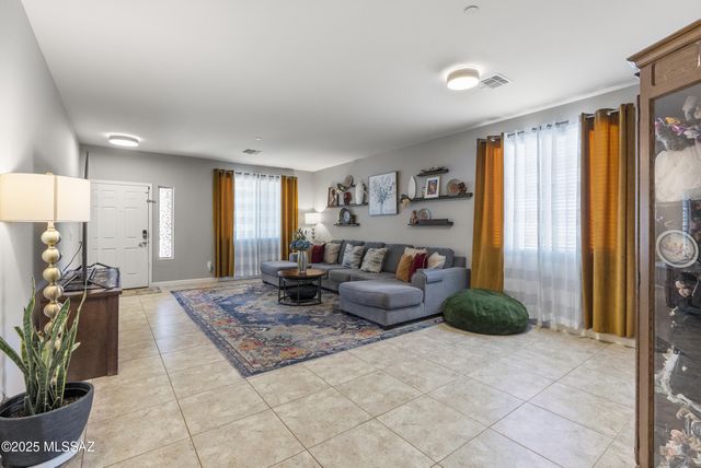 13204 W Tiger Aloe Place, Tucson, AZ 85743