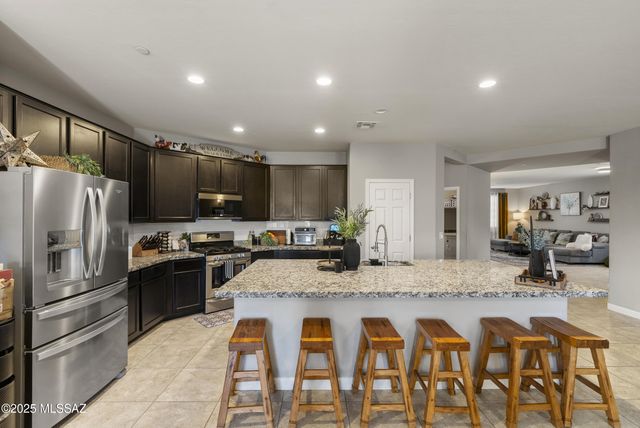 13204 W Tiger Aloe Place, Tucson, AZ 85743