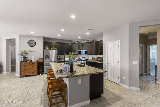 13204 W Tiger Aloe Place, Tucson, AZ 85743