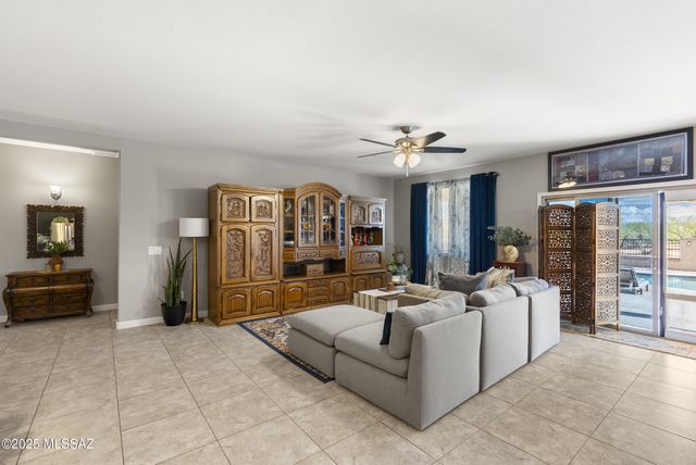 13204 W Tiger Aloe Place, Tucson, AZ 85743
