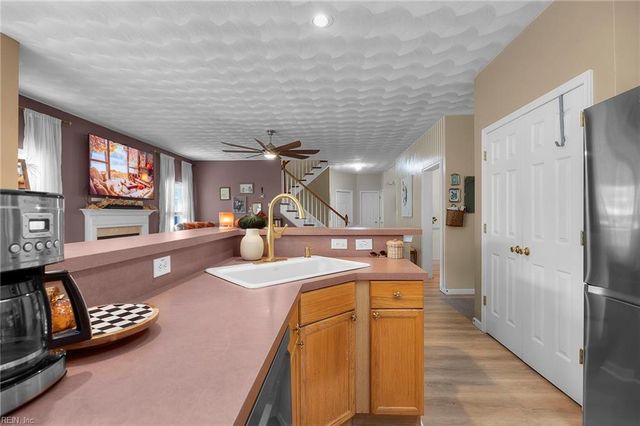 422 Berndale DR, Chesapeake, VA 23322