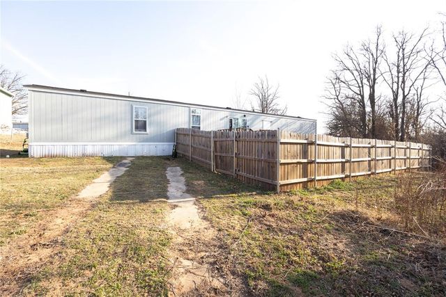 108 Blue Cedar Circle, Shawnee, OK 74804