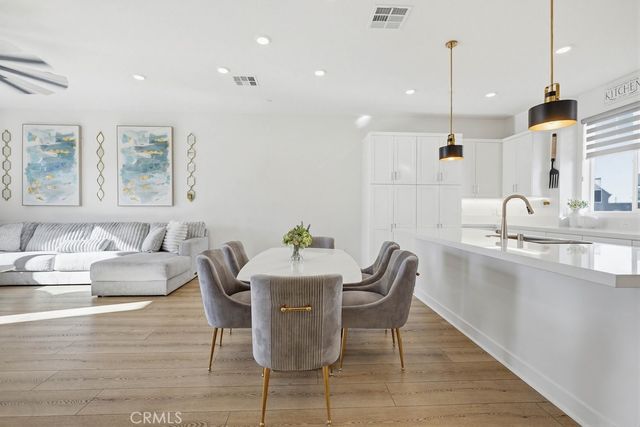 104 Restore, Irvine, CA 92618