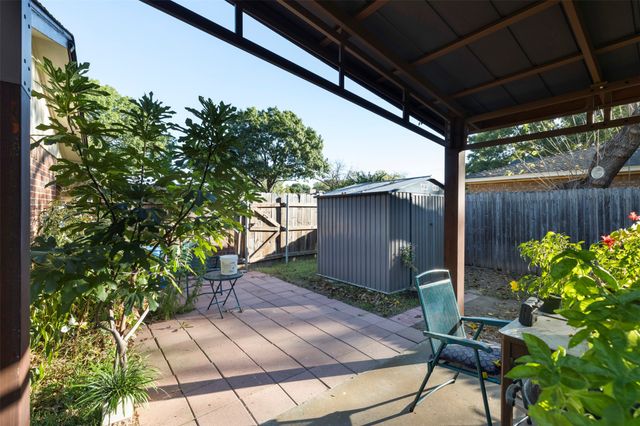 710 Waynelee Drive, Lancaster, TX 75146