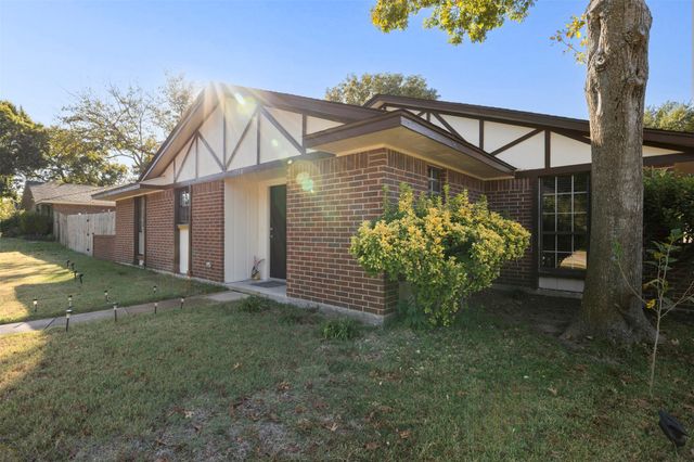 710 Waynelee Drive, Lancaster, TX 75146