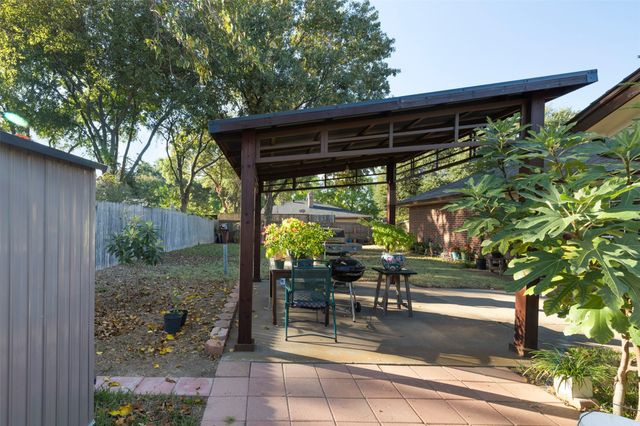 710 Waynelee Drive, Lancaster, TX 75146