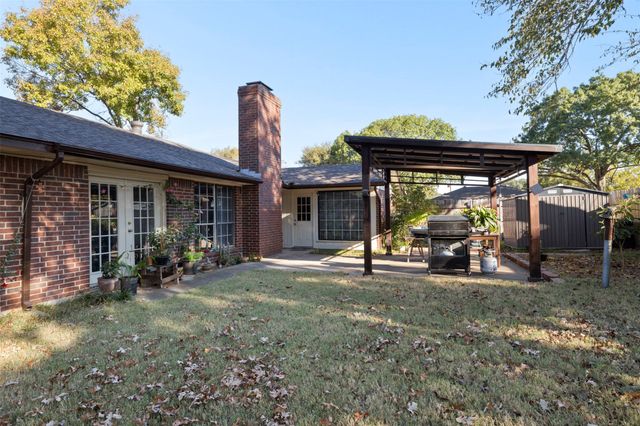 710 Waynelee Drive, Lancaster, TX 75146