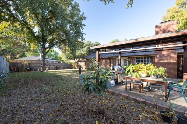 710 Waynelee Drive, Lancaster, TX 75146