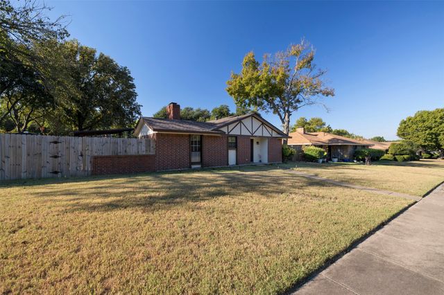710 Waynelee Drive, Lancaster, TX 75146