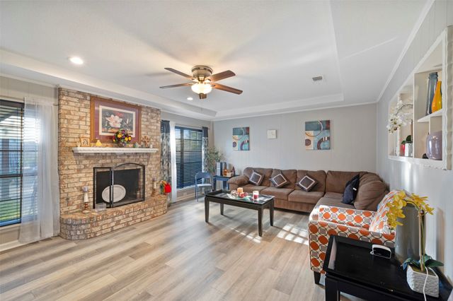 710 Waynelee Drive, Lancaster, TX 75146