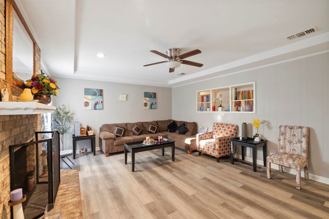 710 Waynelee Drive, Lancaster, TX 75146